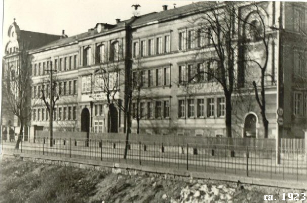 ca. 1923